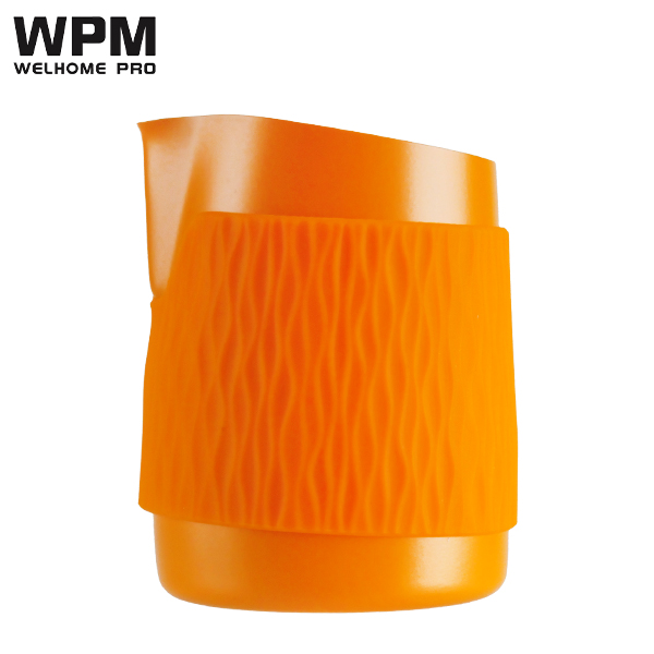 1431A WPM斜口拉花杯450cc (Osafe Orange)(圓口)無把手  |WPM 品牌專區